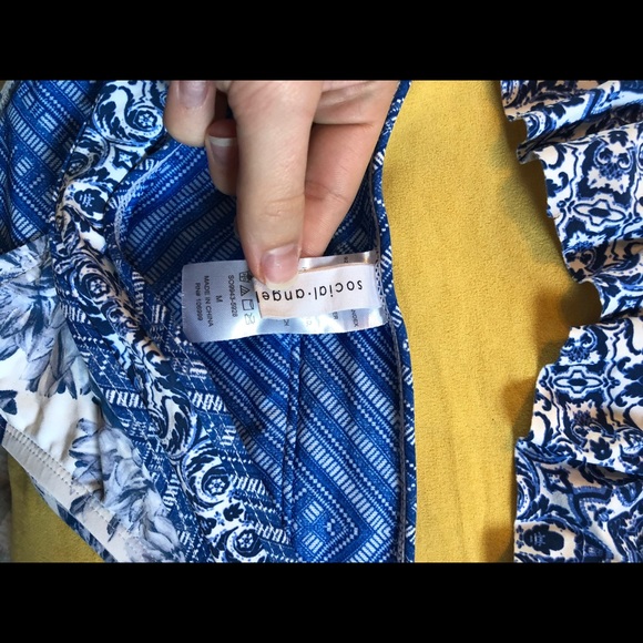 Bikini - Picture 2 of 2